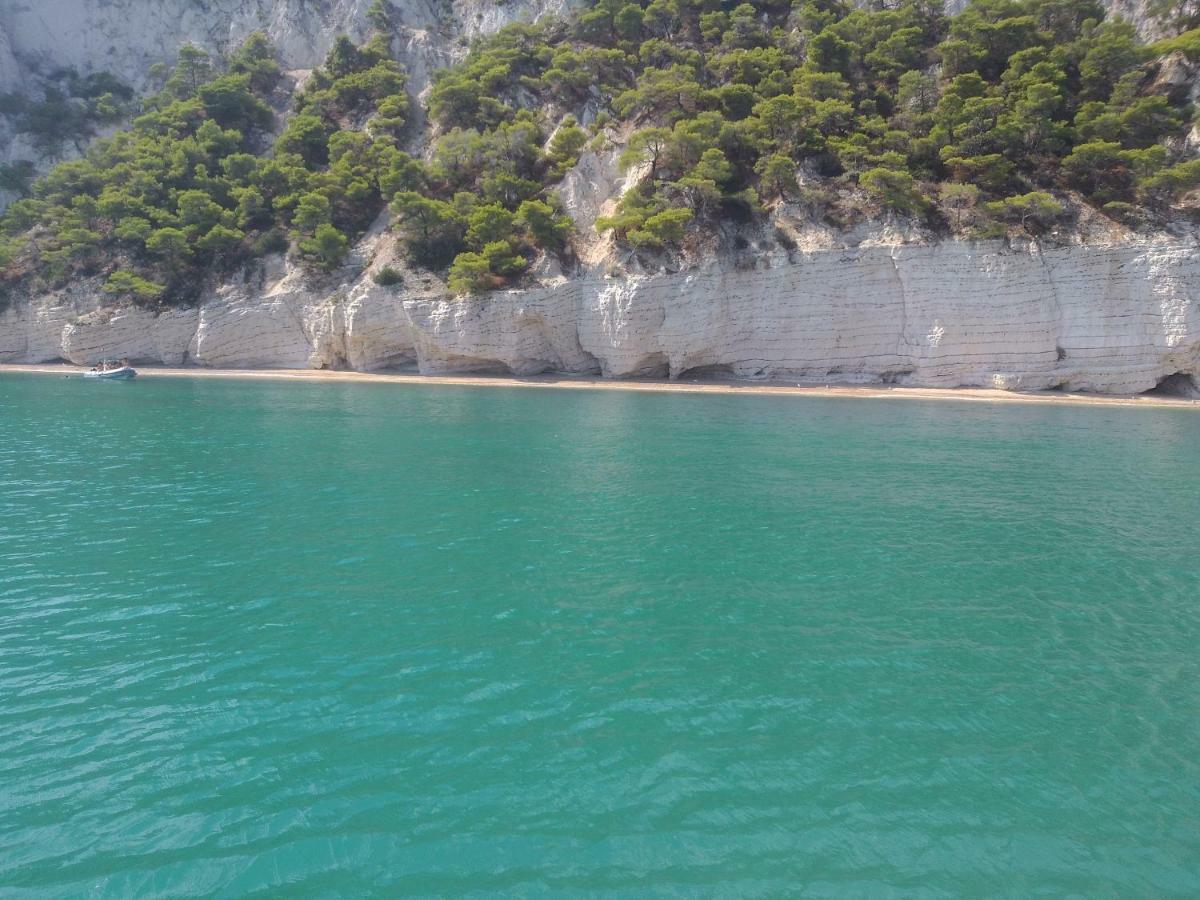 Villetta Mattinata Bagian luar foto